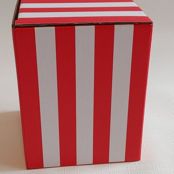 2022 Tim Hortons Snow Globe BNIP - Picture 10 of 11